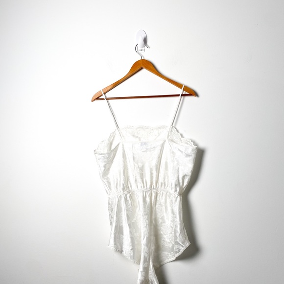 Vintage White Floral Lace Silky Bodysuit - Picture 7 of 7